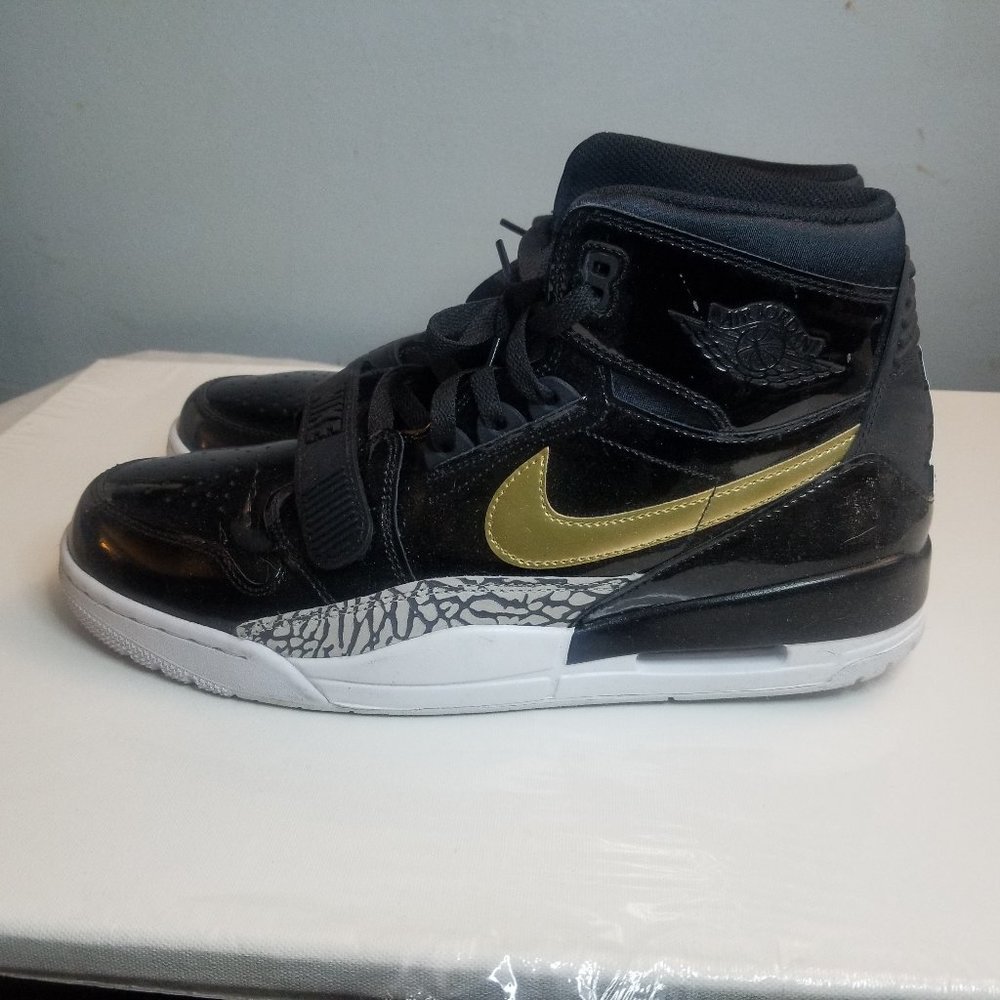 Nike Air Jordan Legacy 312 - Size 13